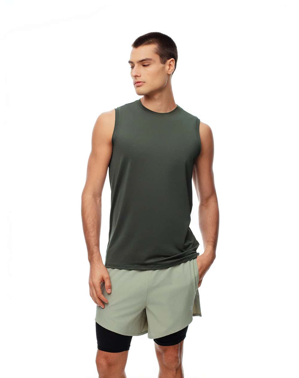 Pantaloneta deportiva verde bloques hombre
