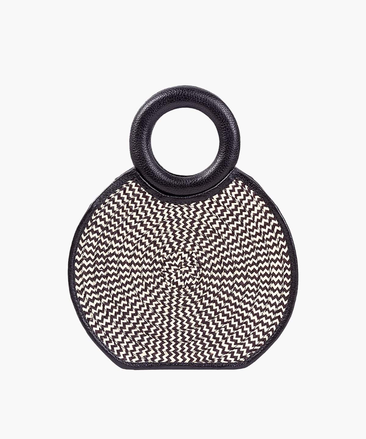 Zenú in Raffia and Leather