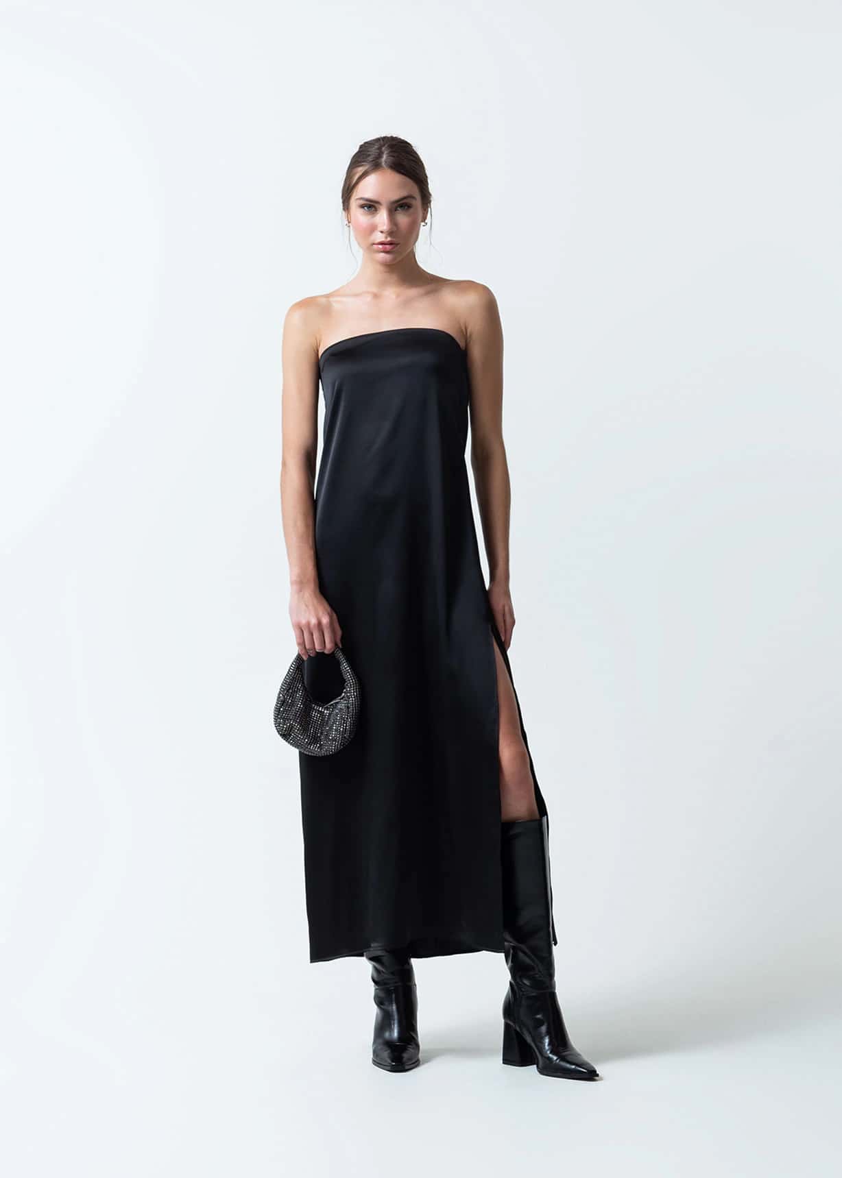 Vestido Strapless de tela fluida