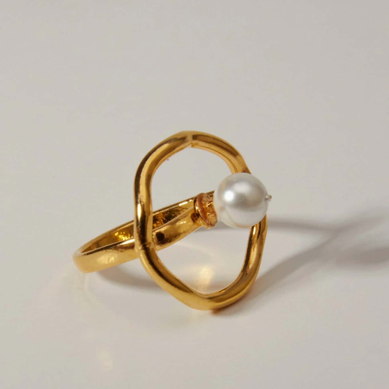 One Pearl Ring