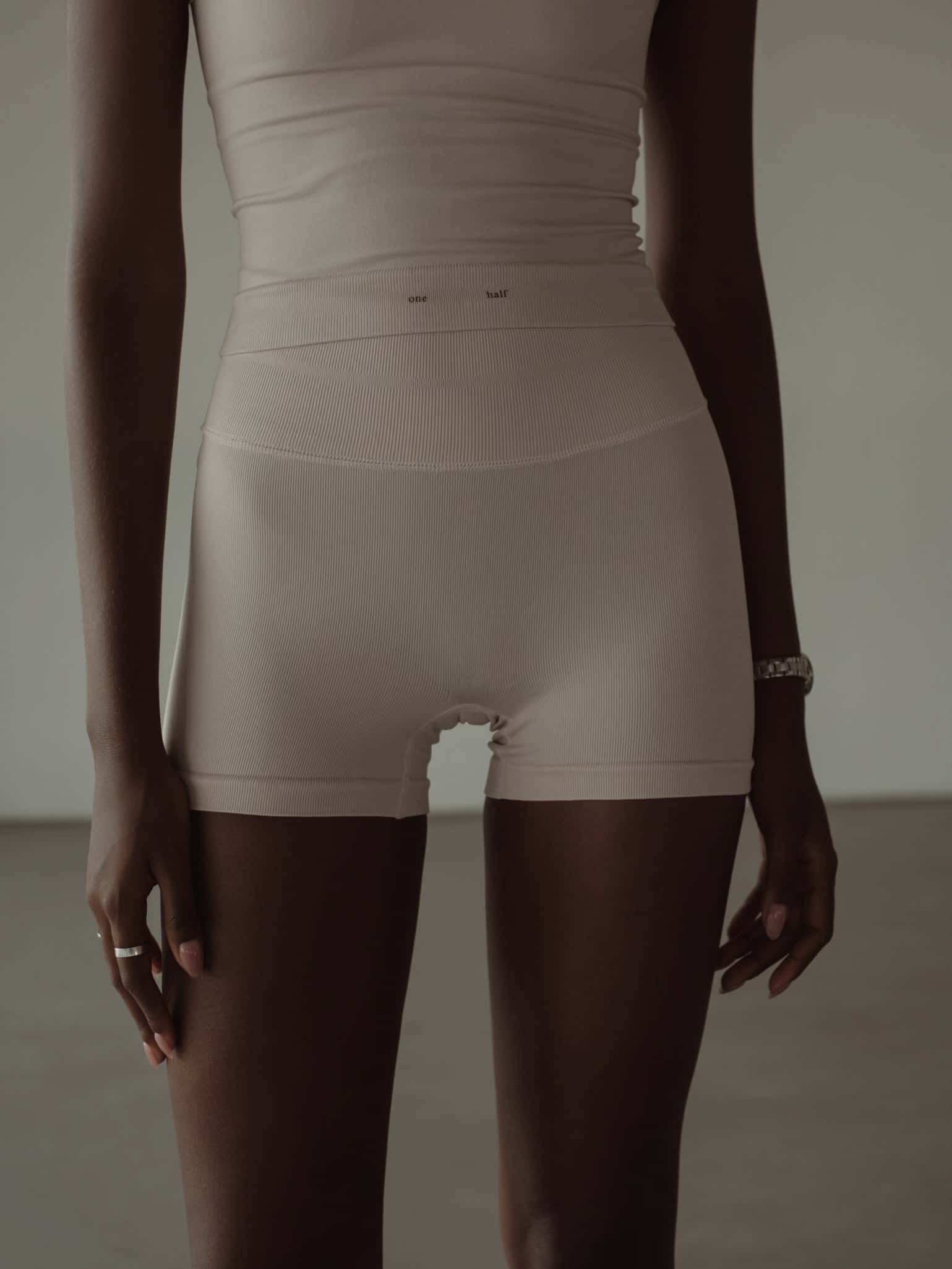 SHAPER SEAMLESS MINI SHORT - NATURAL