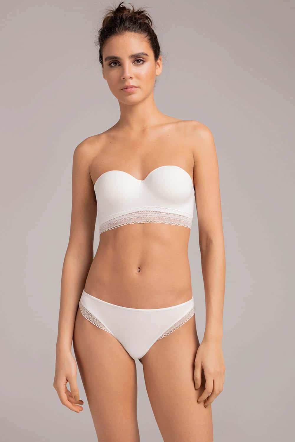Brasier strapless con copa