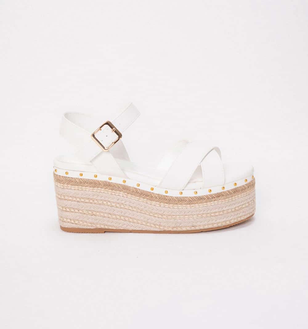Sandalia planaforma con correas enlazada