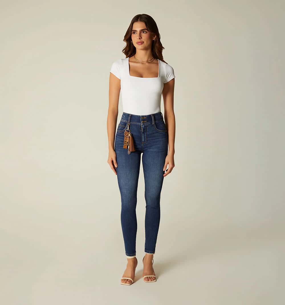 Jean ultraslim tiro super alto con borla