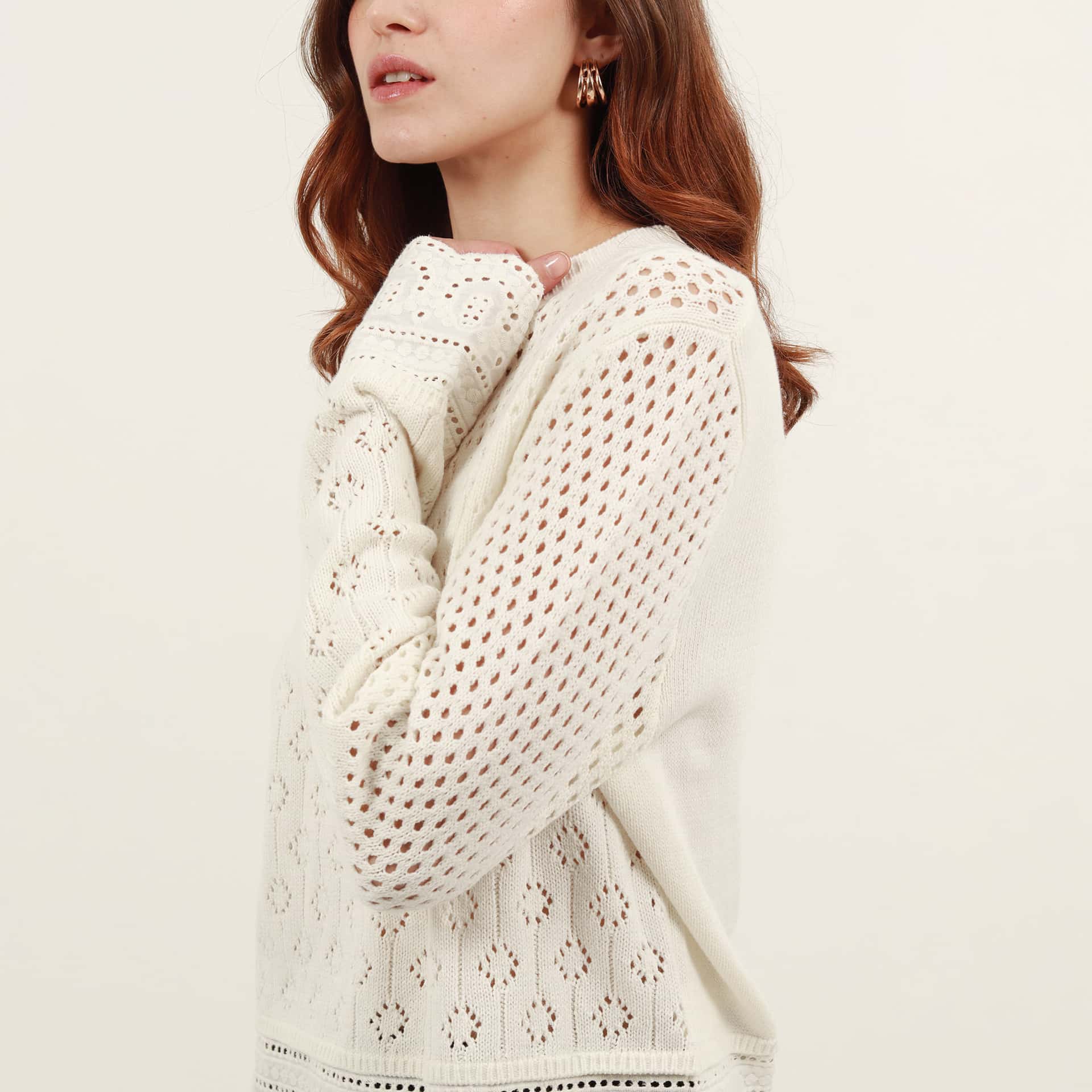 Sweater con ojalillo manga larga - miniatura 2
