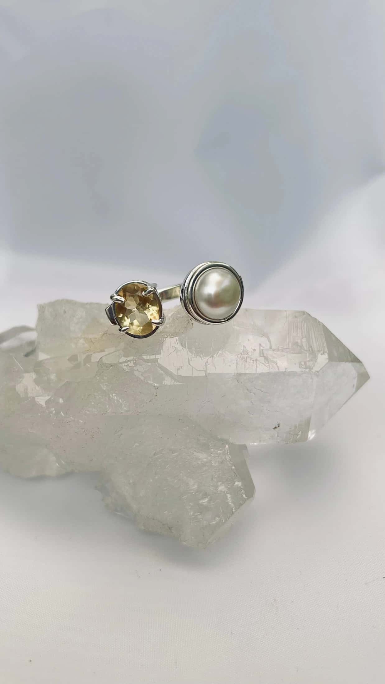 Anillo Doble Citrino y Perla Mediano Colección Armonía Dual