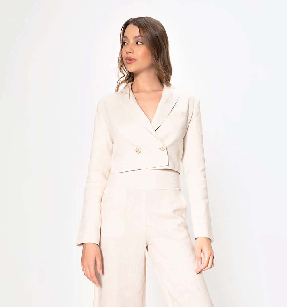 Chaqueta manga larga  con solapa y boton
