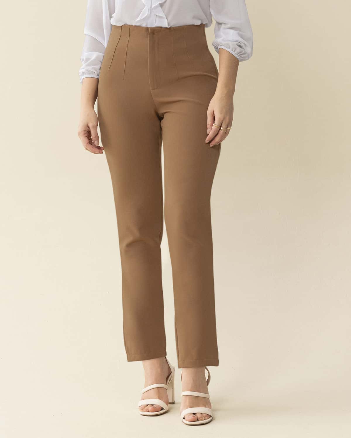 Pantalón bota recta silueta ajustada