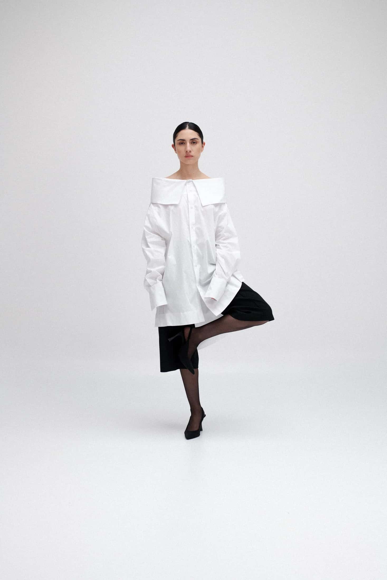 WIDE COLLAR SHIRT