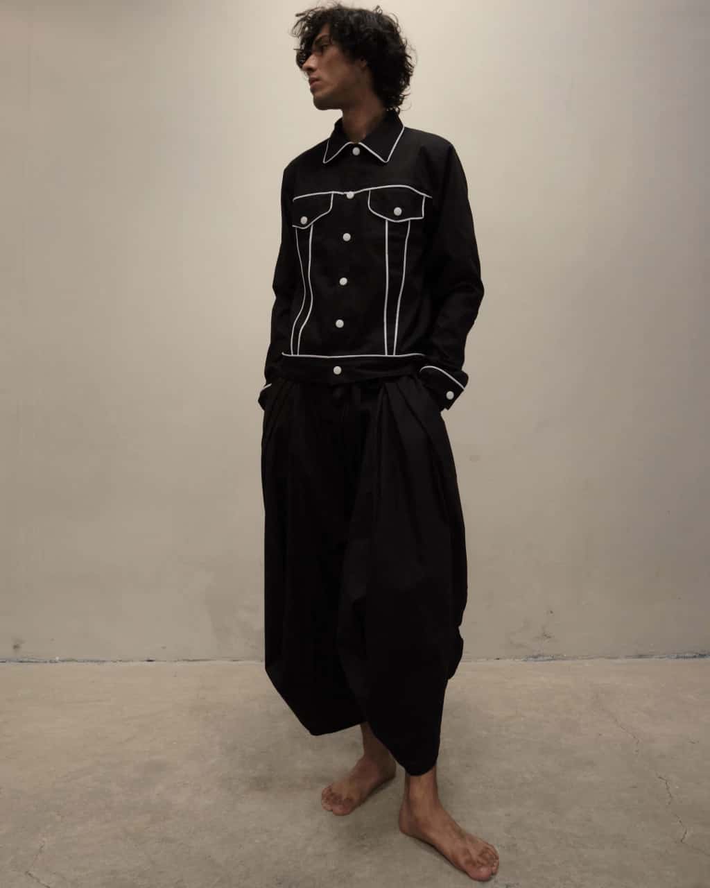 CHAQUETA - TRAZO NEGRA