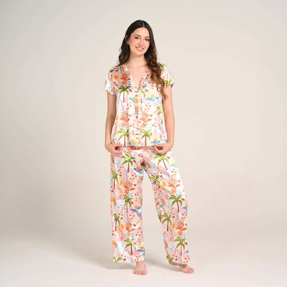 Pantalón Pijama Bota Ancha Satín Estampado Playa con Fondo París.