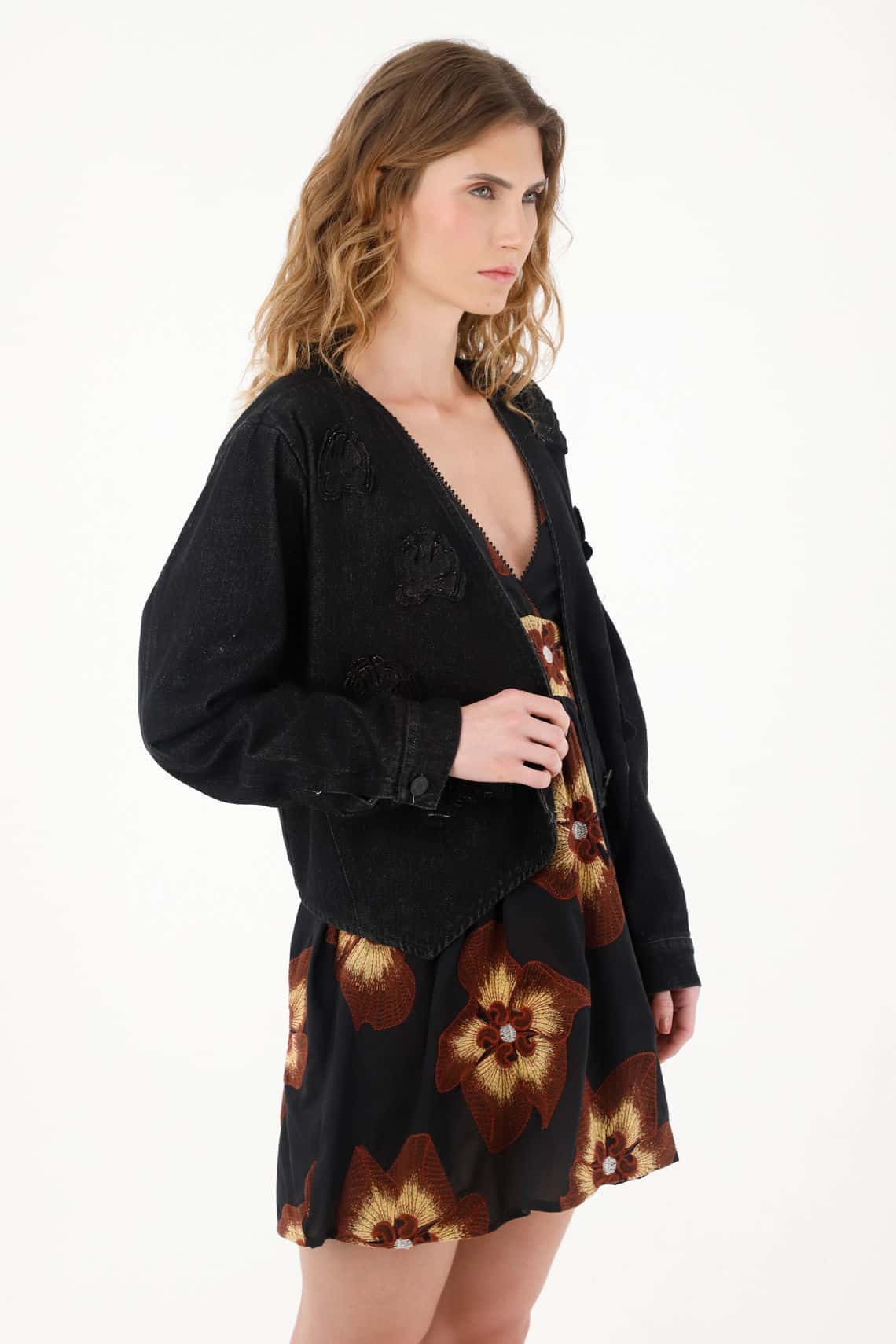 Chaqueta torera con apliques de flores para mujer