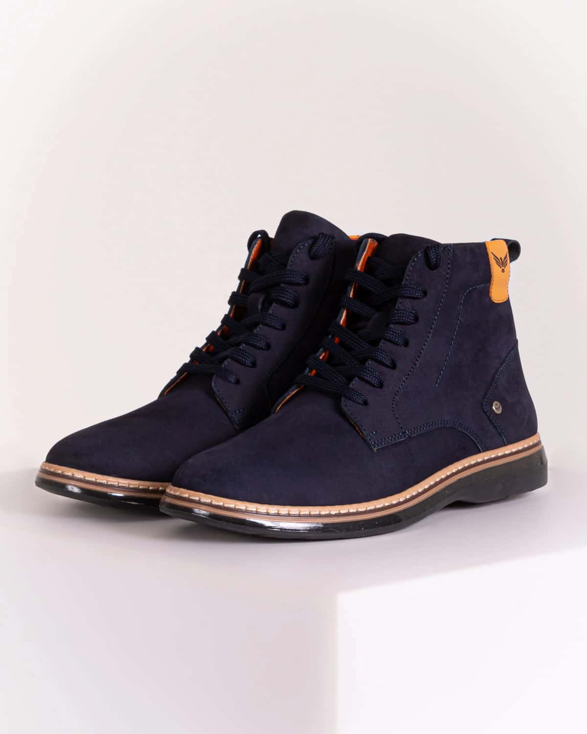 Calzado en bota azul para hombre