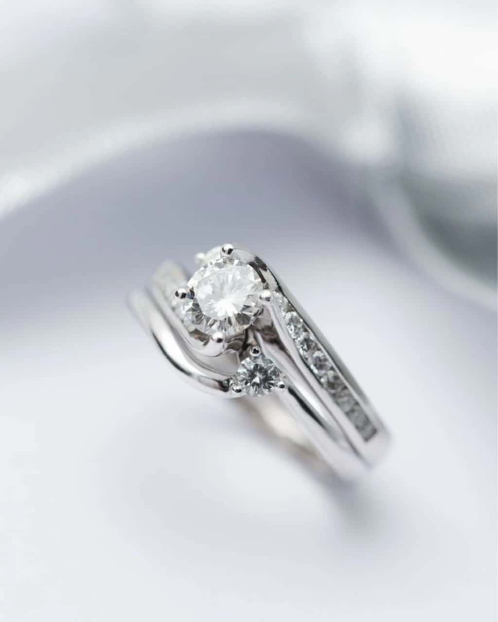 Anillo Oro blanco y Diamantes 18k