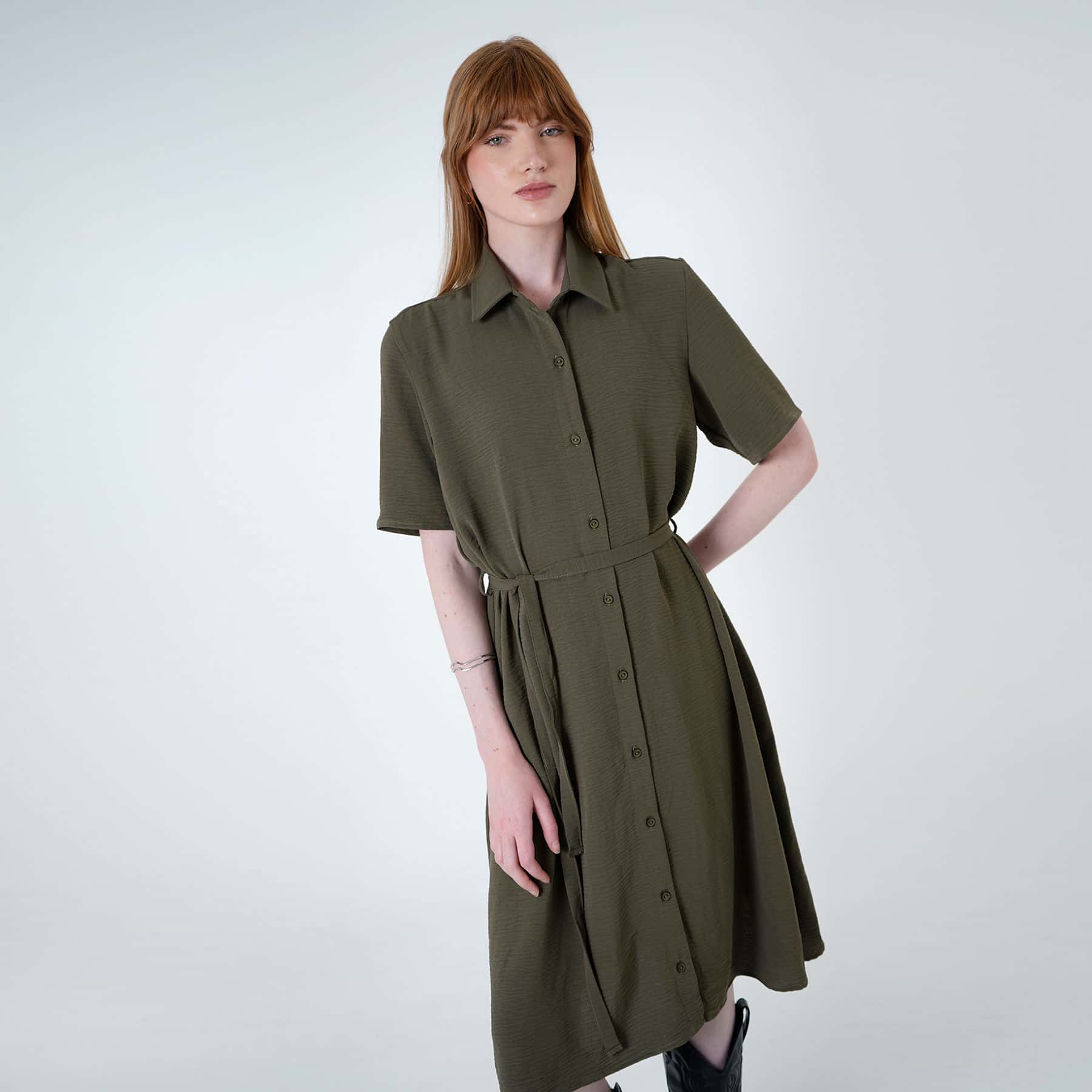 Vestido camisero midi con lazo para ajustar en cintura