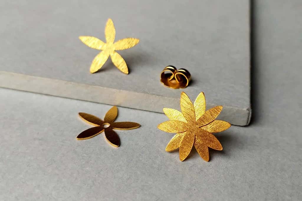 Aretes Cestrum Boxifolium tallo corto