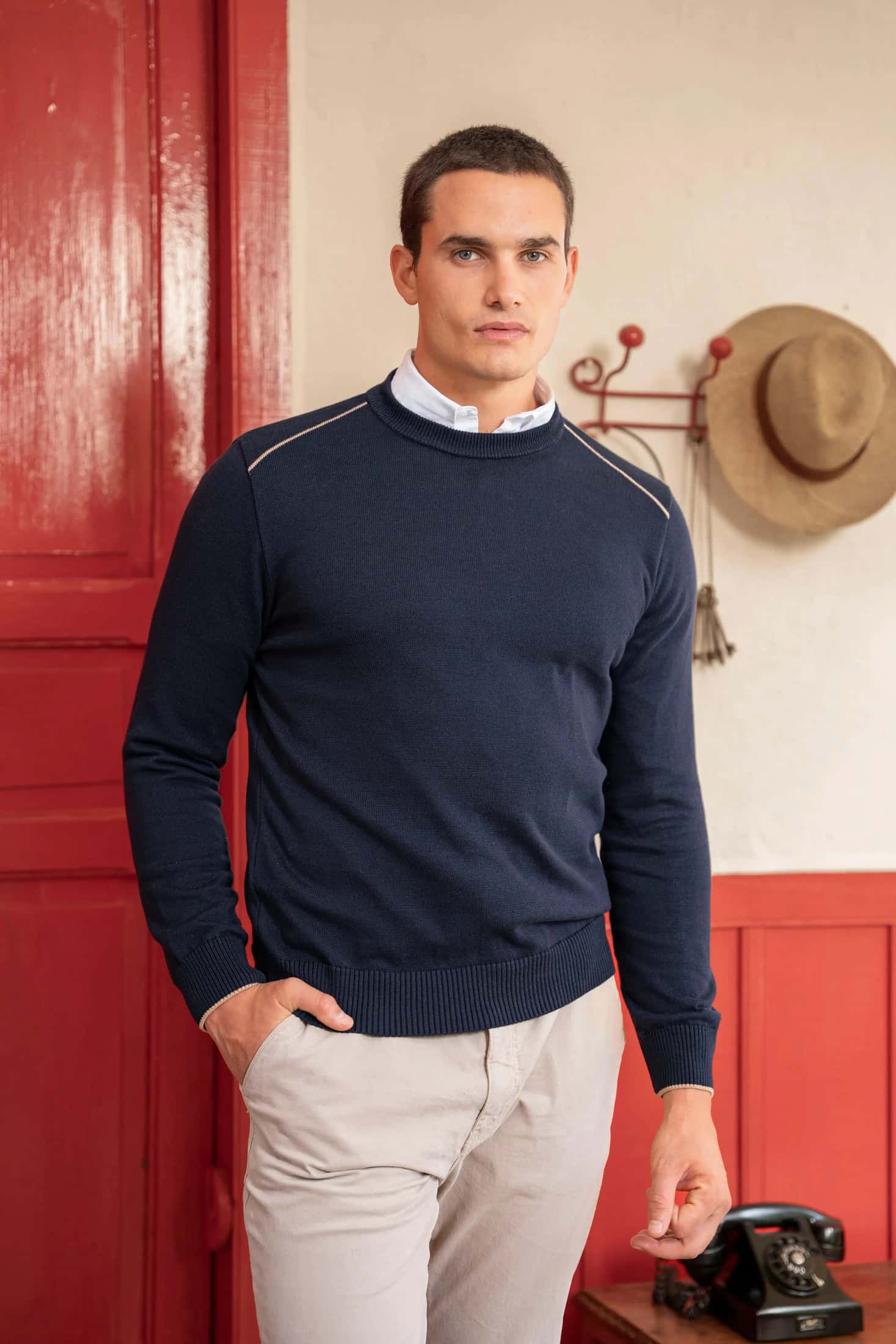 Cuello redondo Insignia Armatura Hombre Azul Oscuro