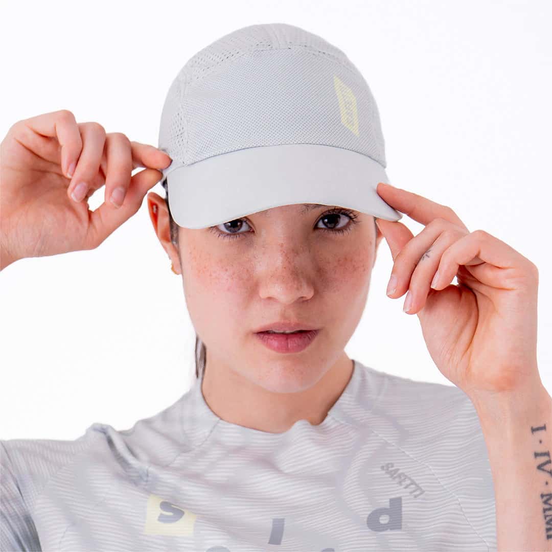 GORRA RUNNING KOOLER GRIS CLARO UNISEX - miniatura 1