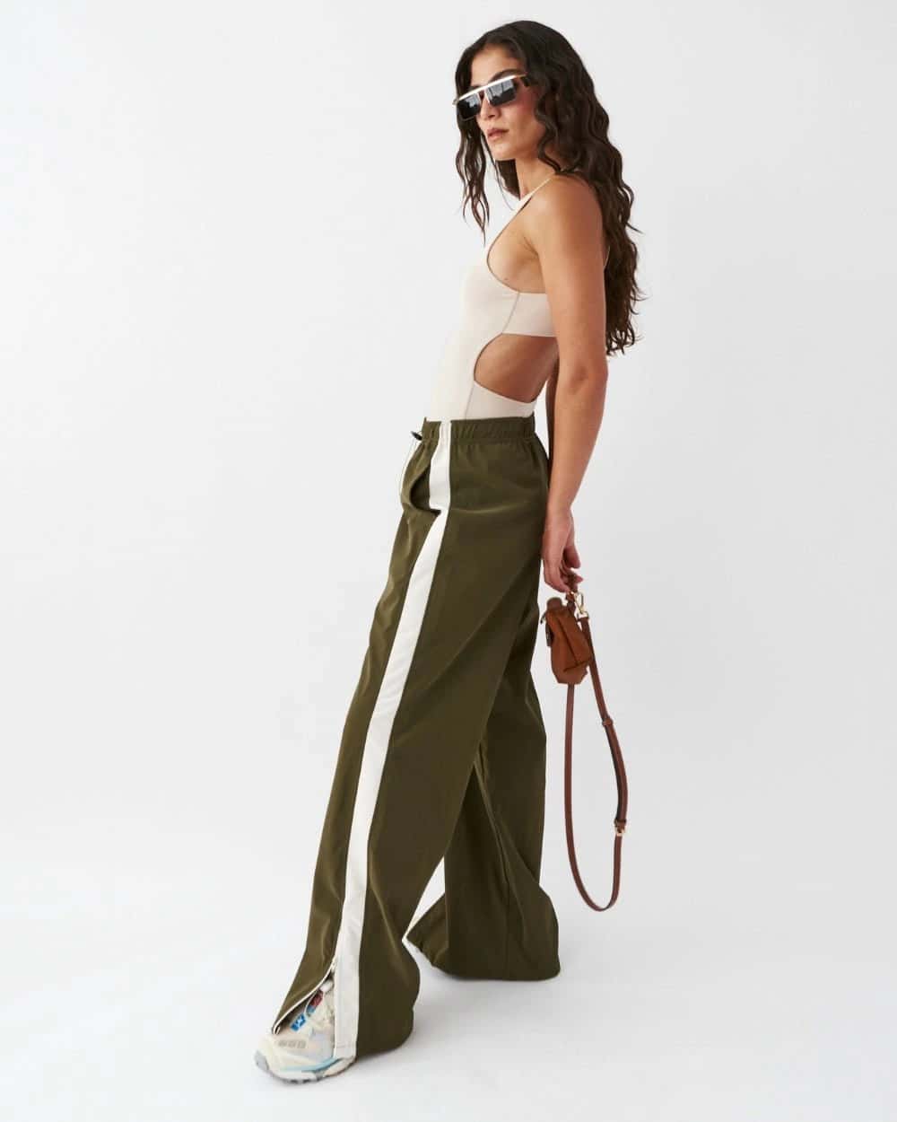 OLIVE TRACK PANT
