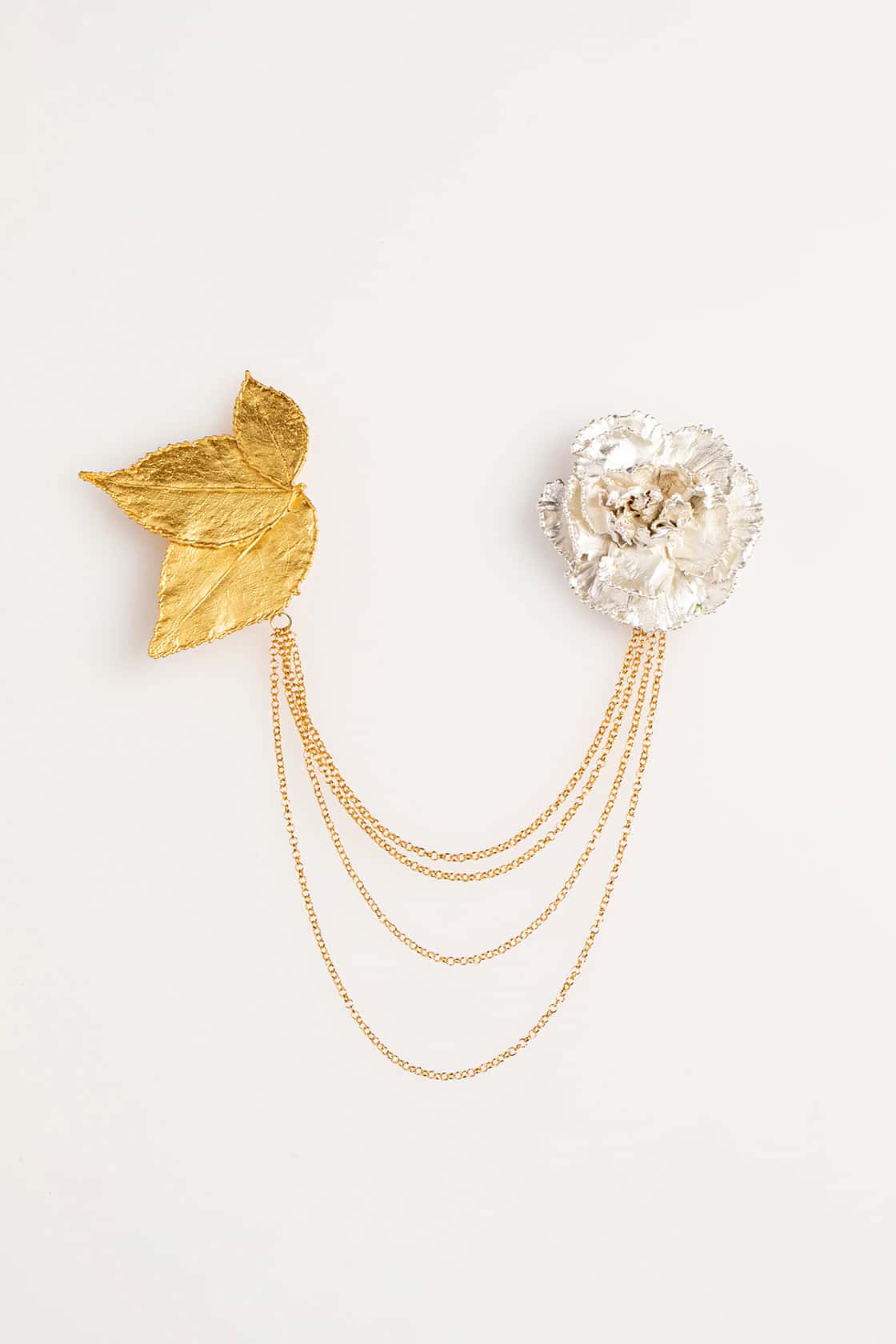 CARNATION AND ROSES LEAFS LAPELS