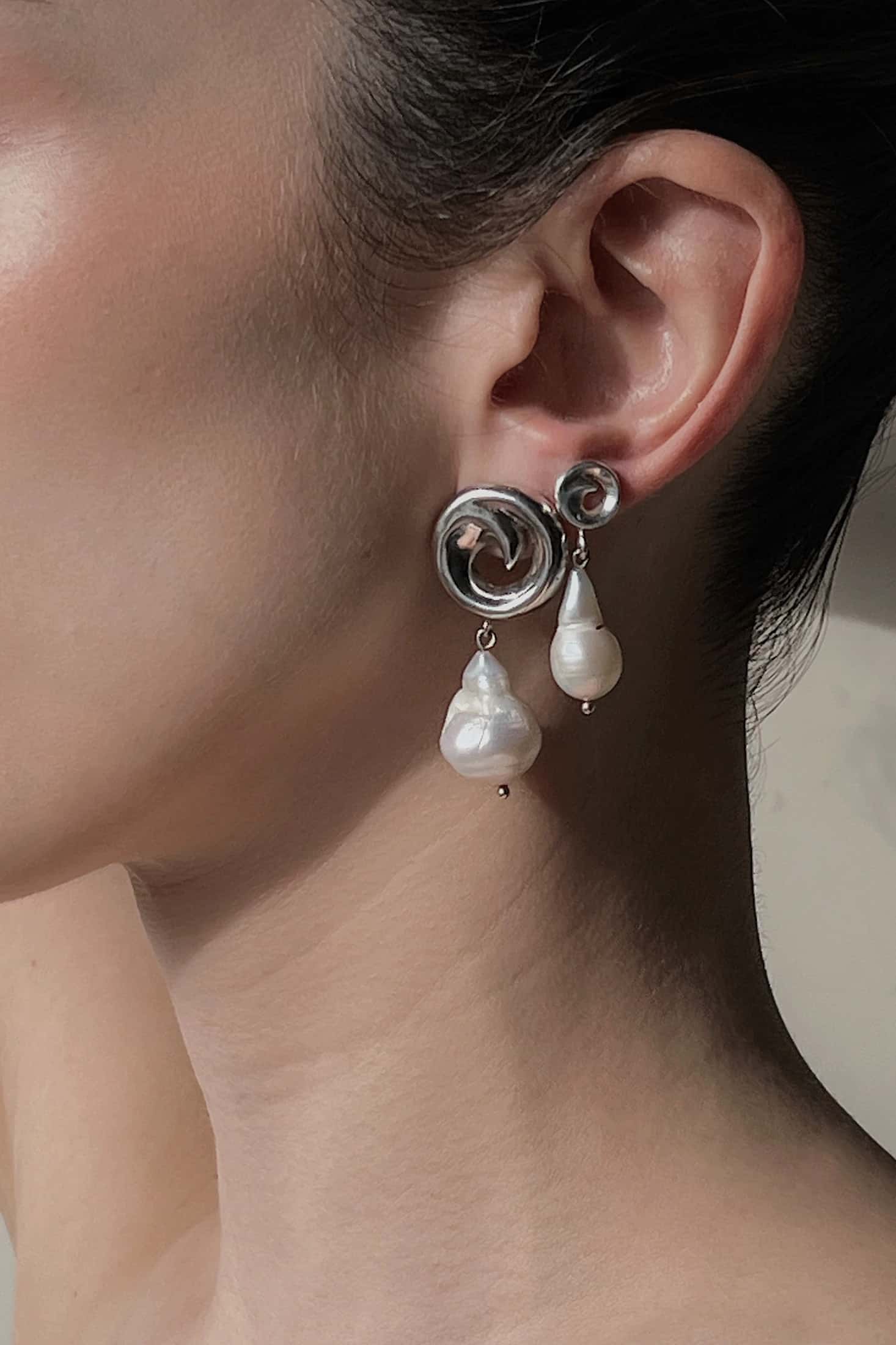 MIDI SWIRL EARRINGS
