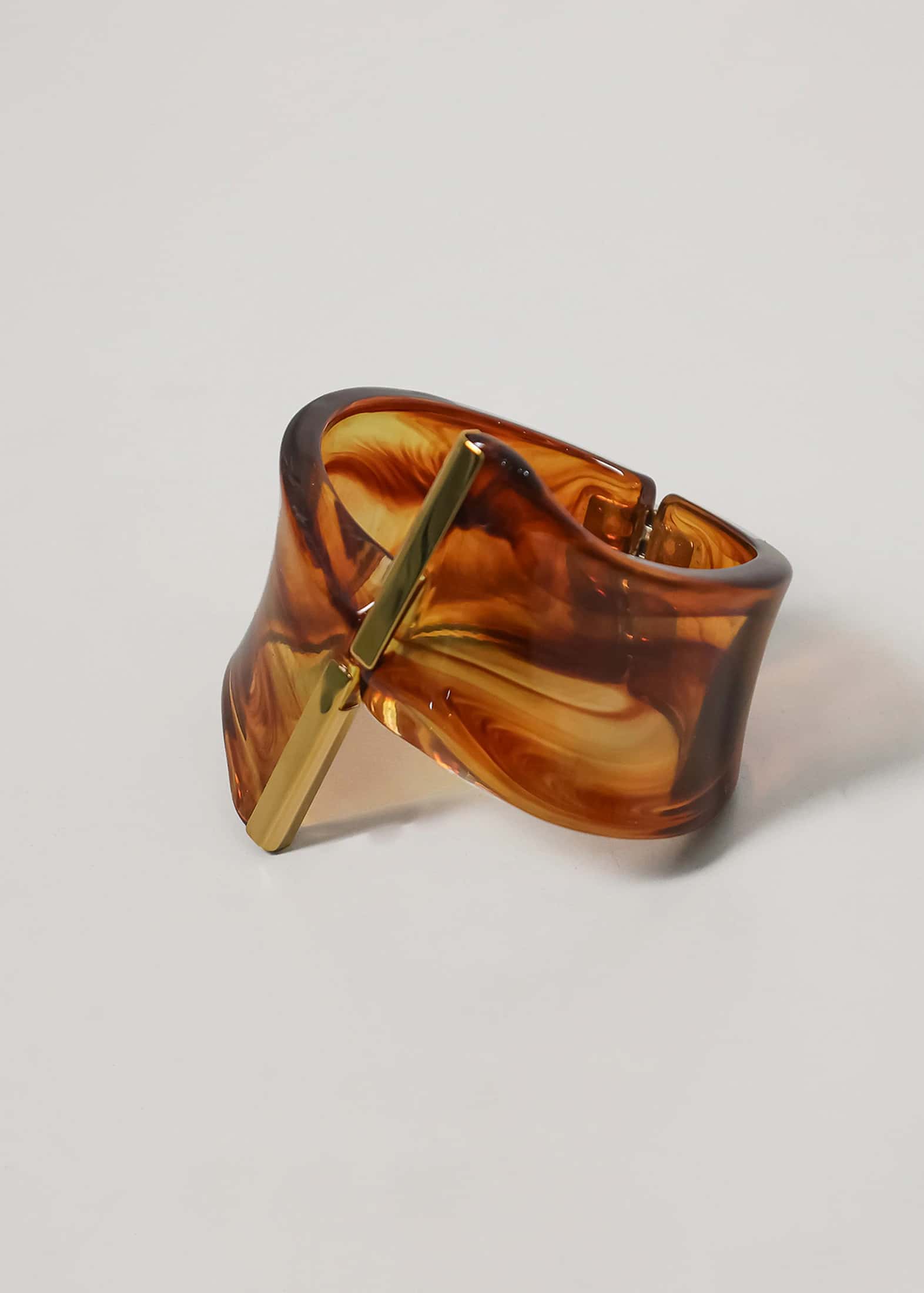 Brazalete Ancho Asimétrico