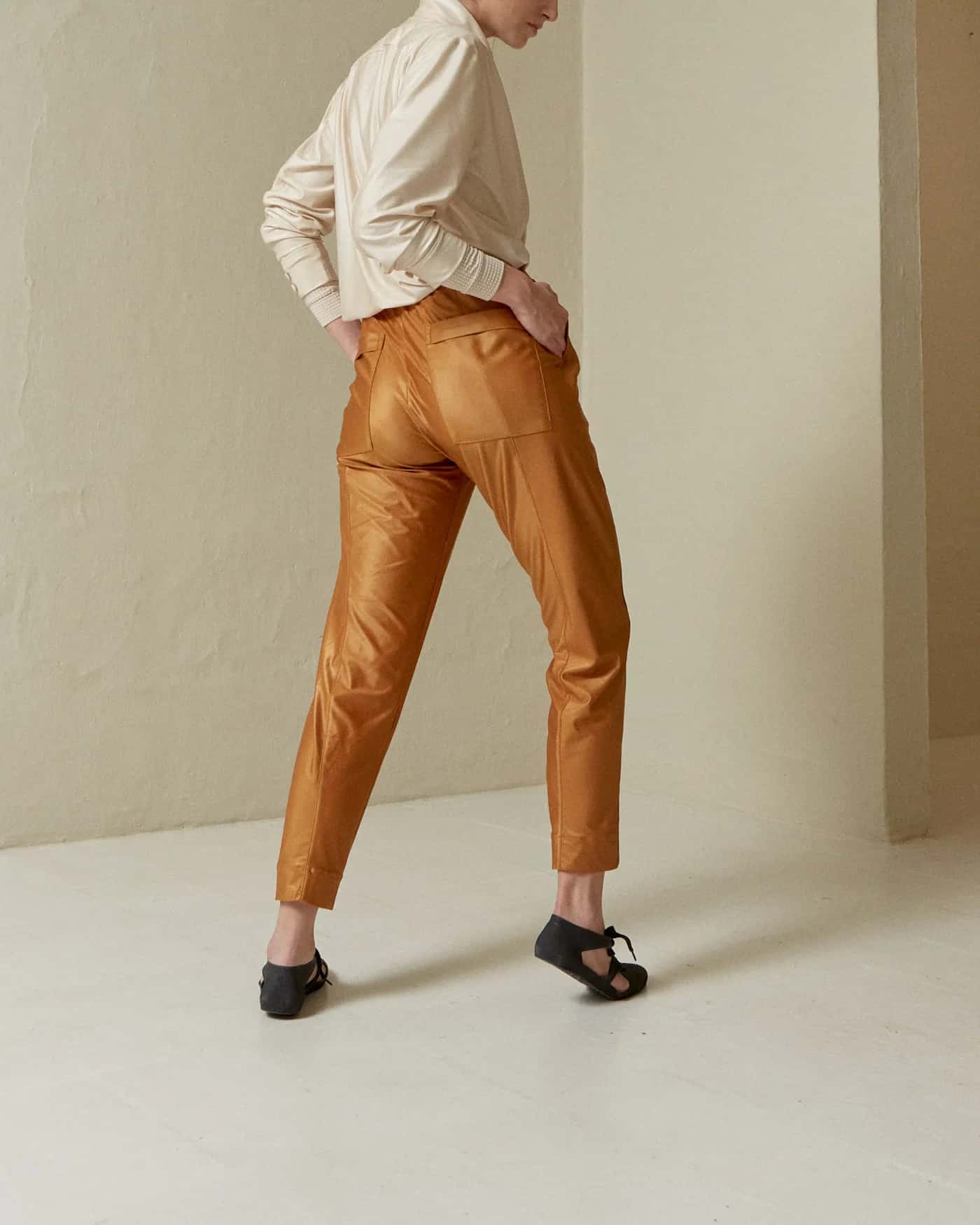 PANTALÓN LUCIDO - miniatura 7