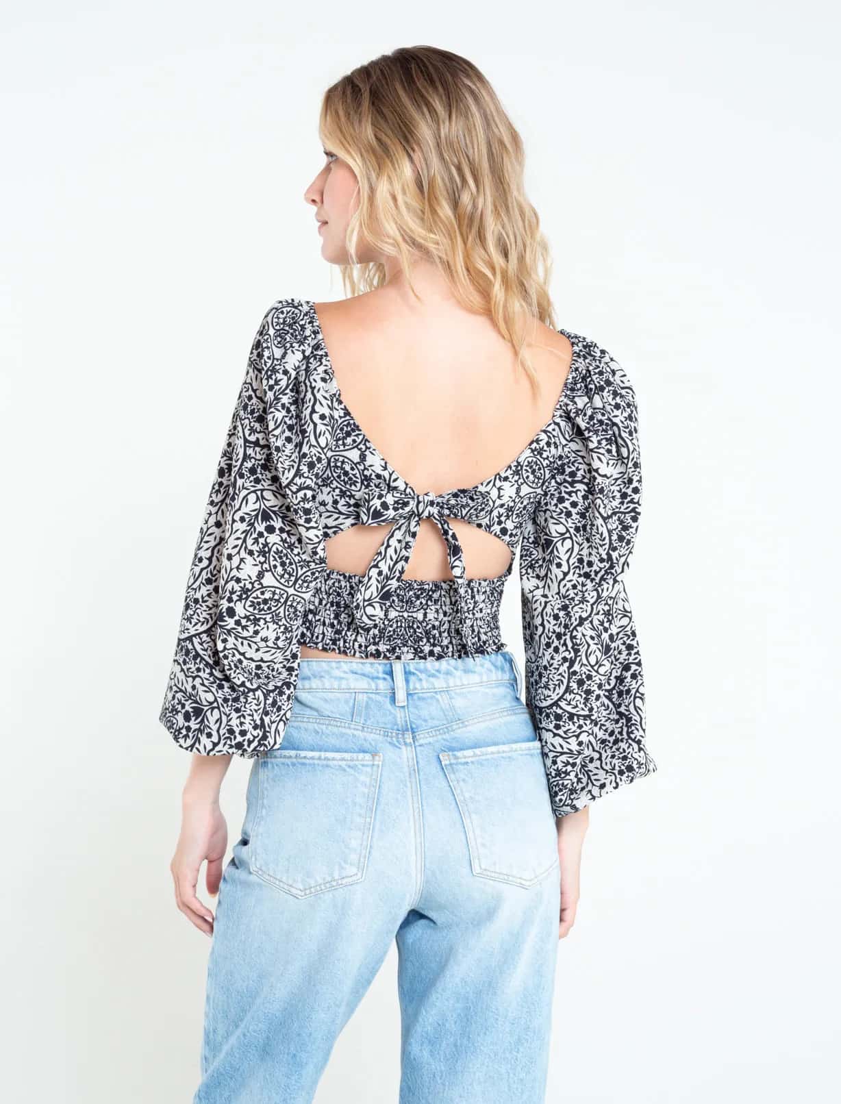 Camisa con manga englobada