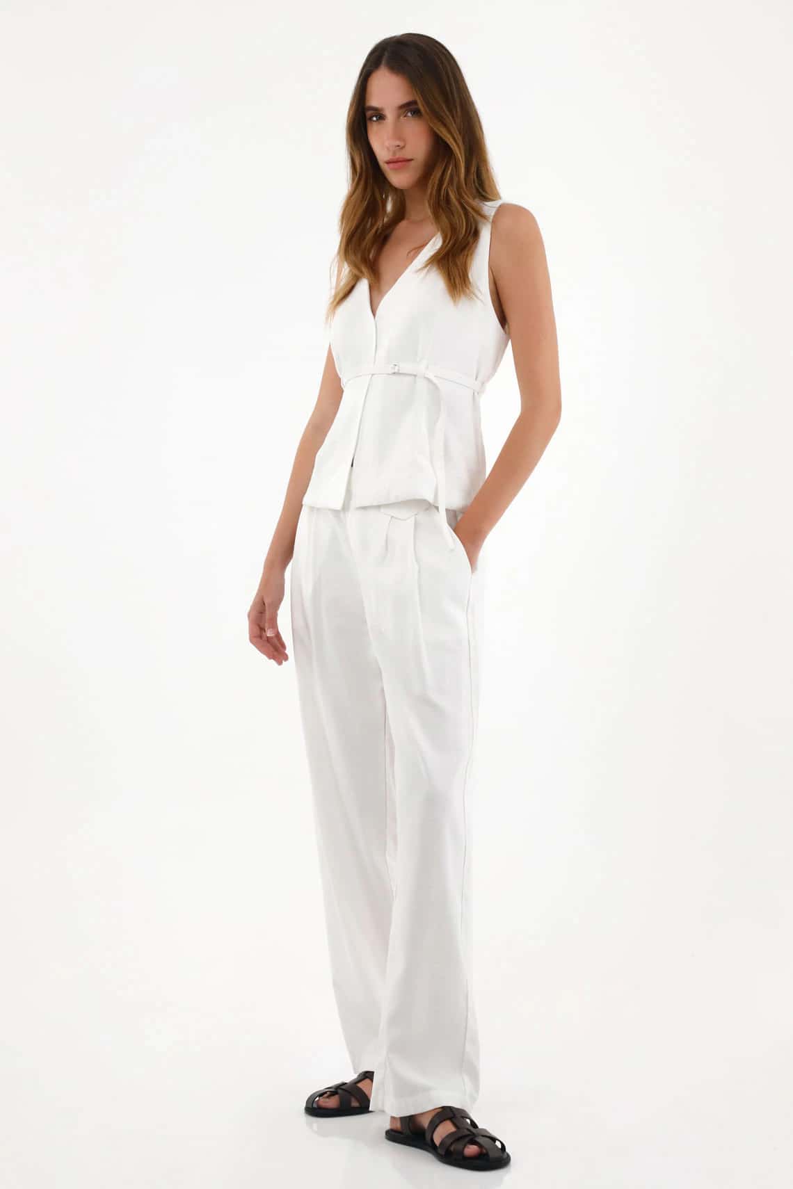Pantalón Recto con tapa decorativa crudo de silueta amplia para mujer