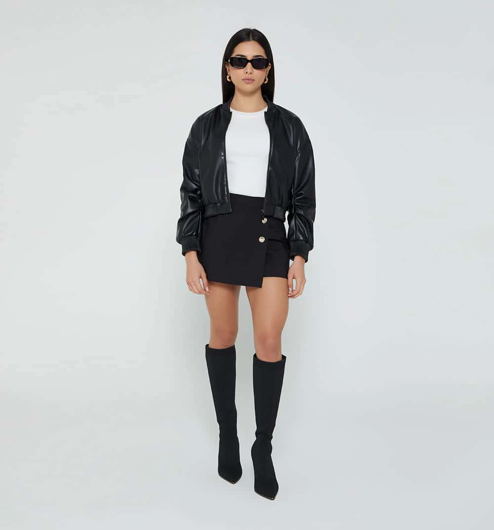 Falda short corta con botones
