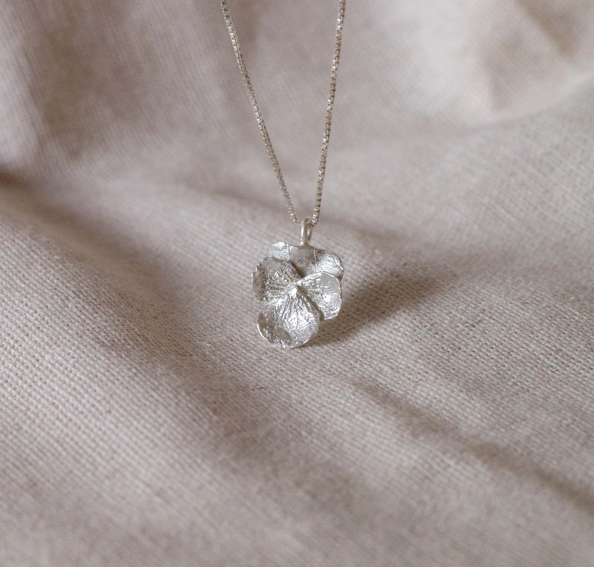 Collar Flor imperfecta (Plata ley950) - miniatura 1