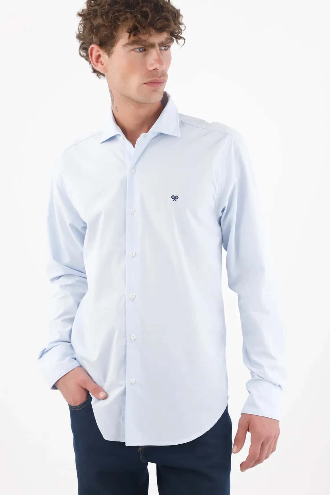 Camisa para hombre en algodón azul claro fit clásico preteñida
