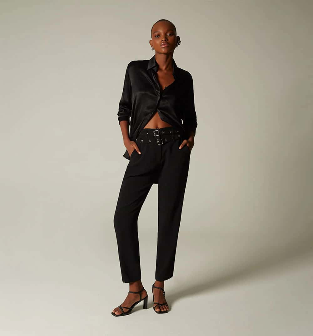 Pantalon tiro alto con doble correa