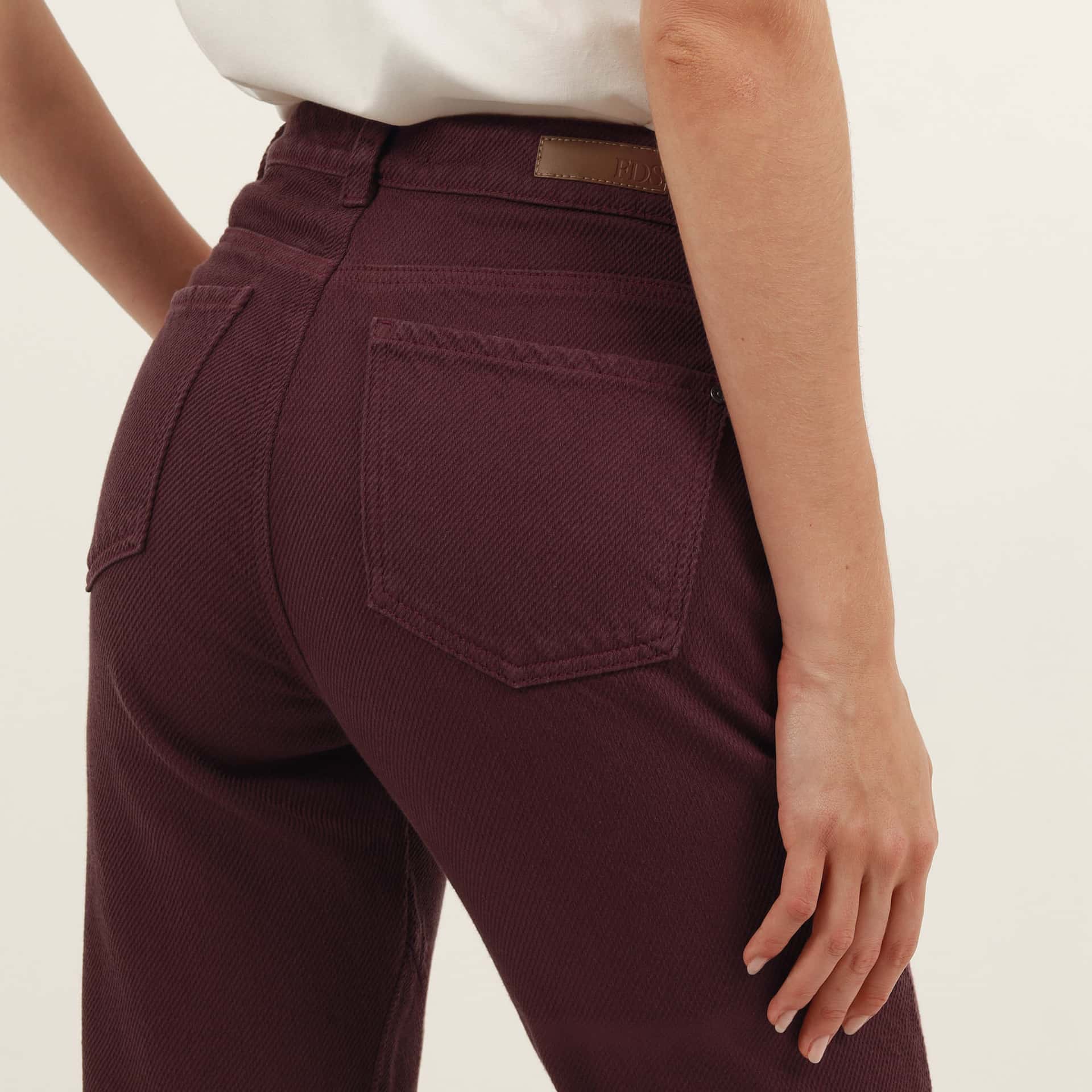 Pantalon Tiro Medio Bota Recta - miniatura 3