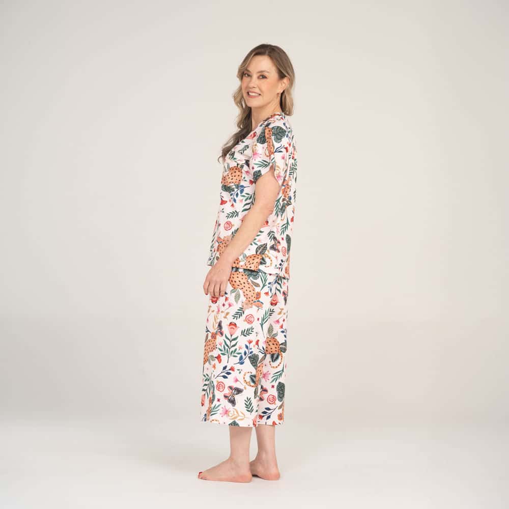 Conjunto de Pijama Pantalón Capri con Estampado Selvática. - miniatura 2