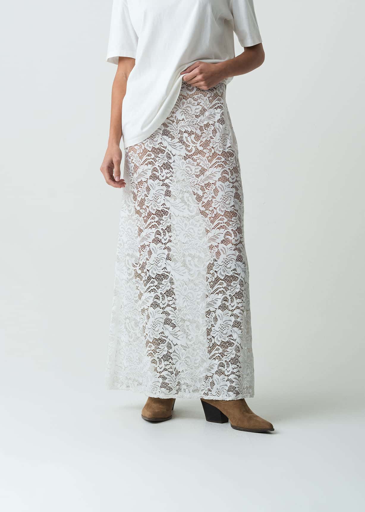 Falda larga con transparencia