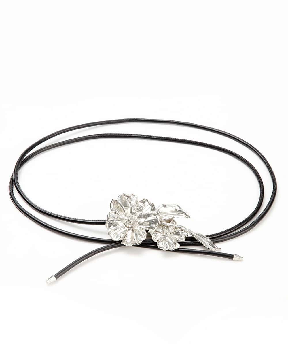 Cinturón cordón con aplique floral mujer