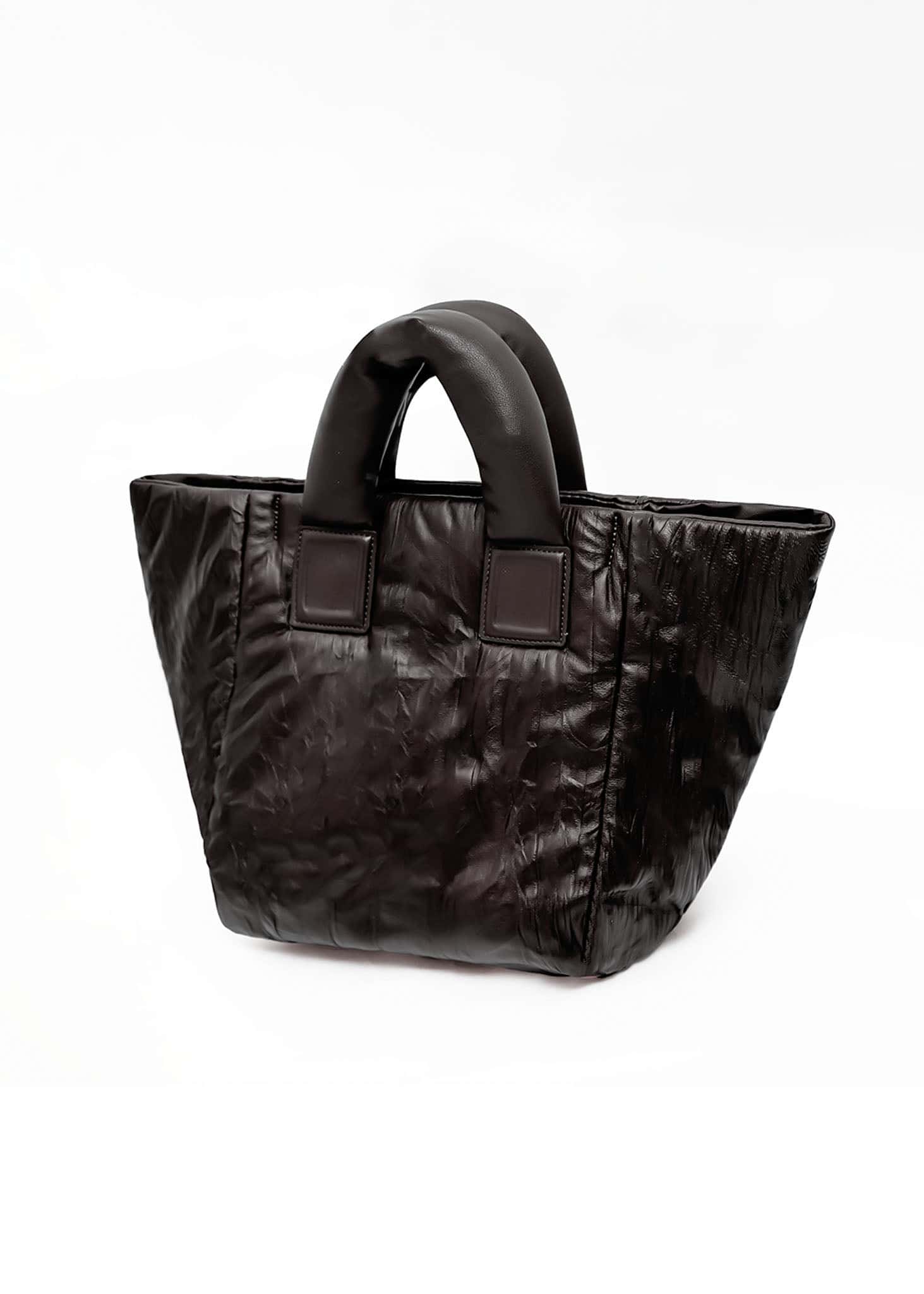 Bolso tote con textura arrugada