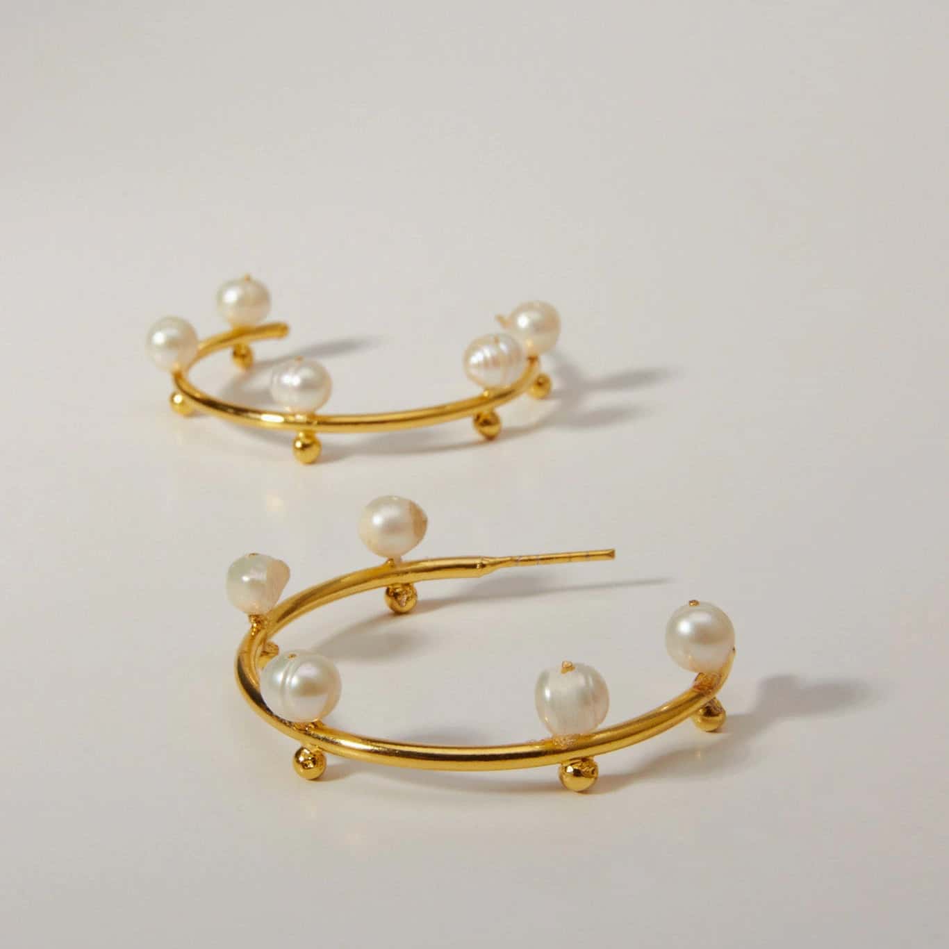 Luna Pearls Hoops