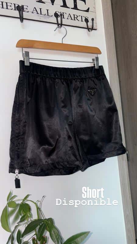 SHORT PRADA NEGRO CIERRE