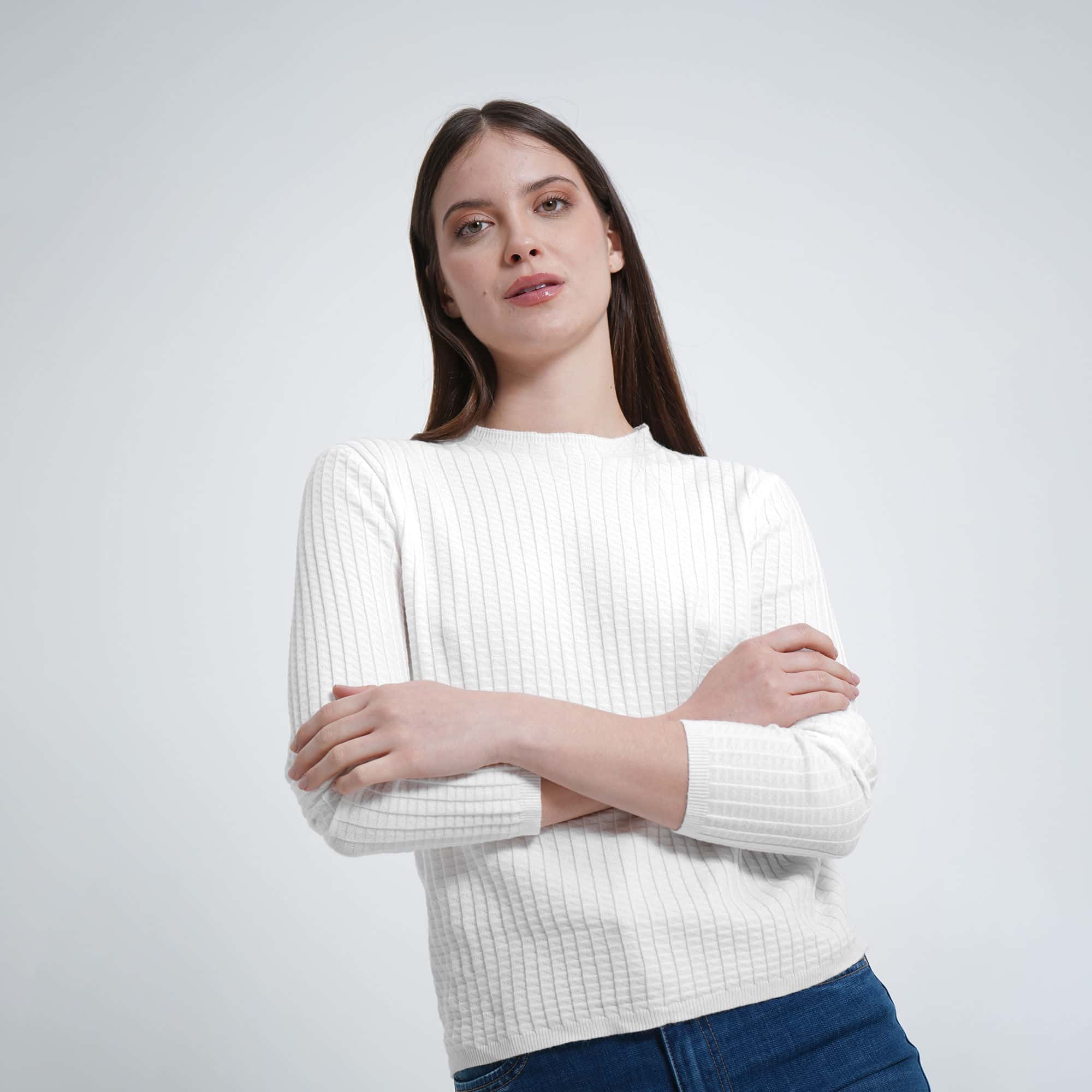 Sweater tejido wafle cuello redondo manga larga