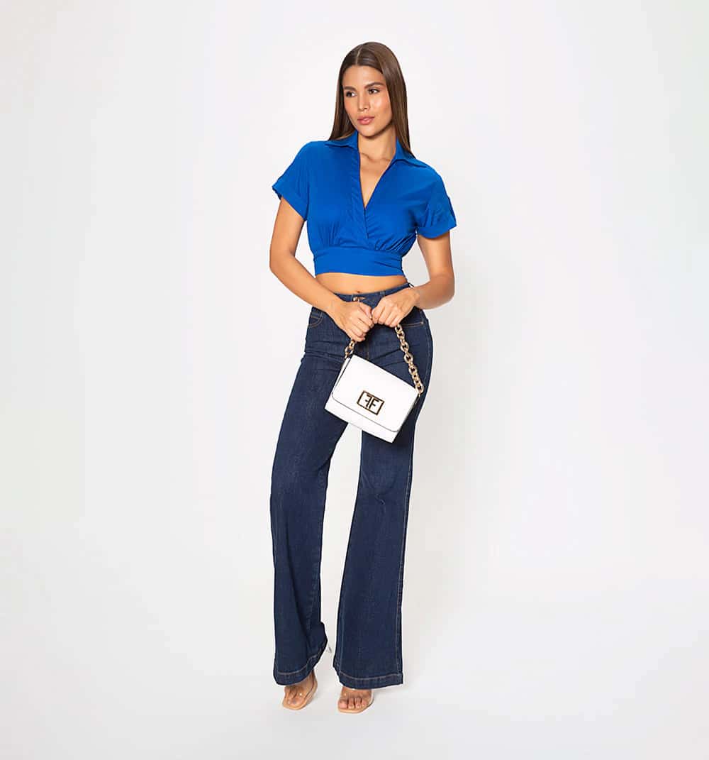 Blusa crop manga corta con guardapolvo y