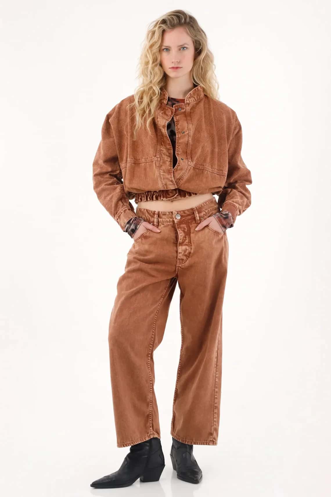 Chaqueta tipo bomber café para mujer