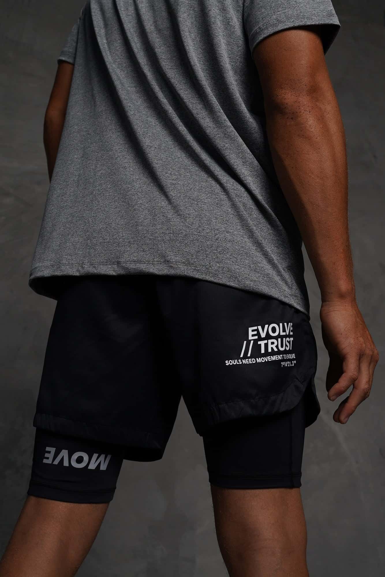 RUNNING BLACK SHORTS