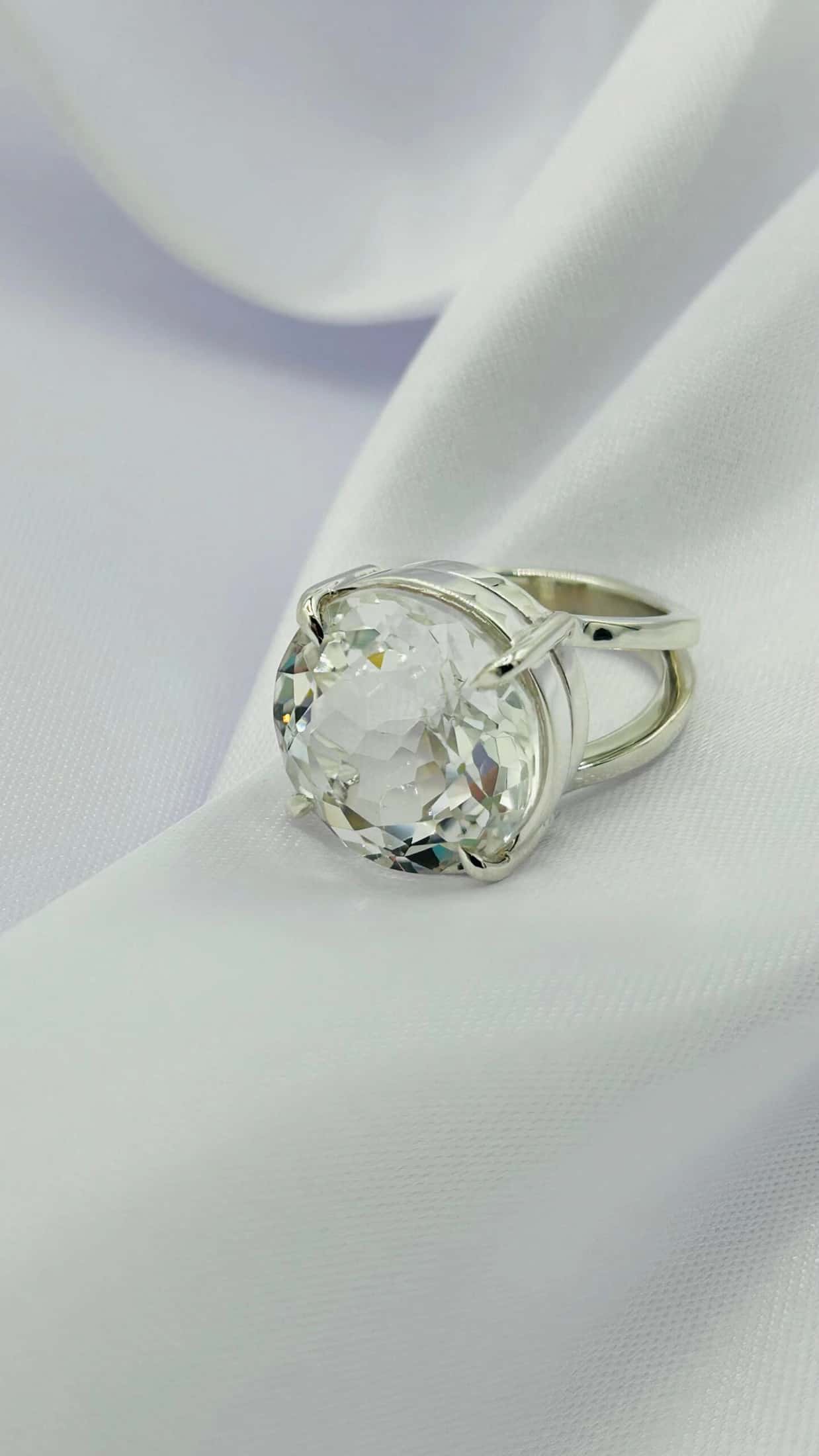Anillo Cuarzo Transparente Circular