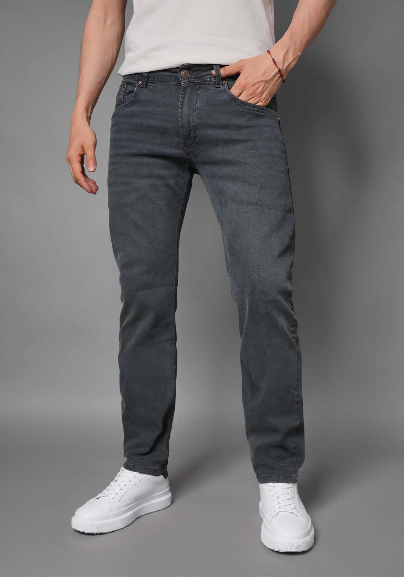 Jean para Hombre en Tono Azul Dirty Pardo marca Thunder