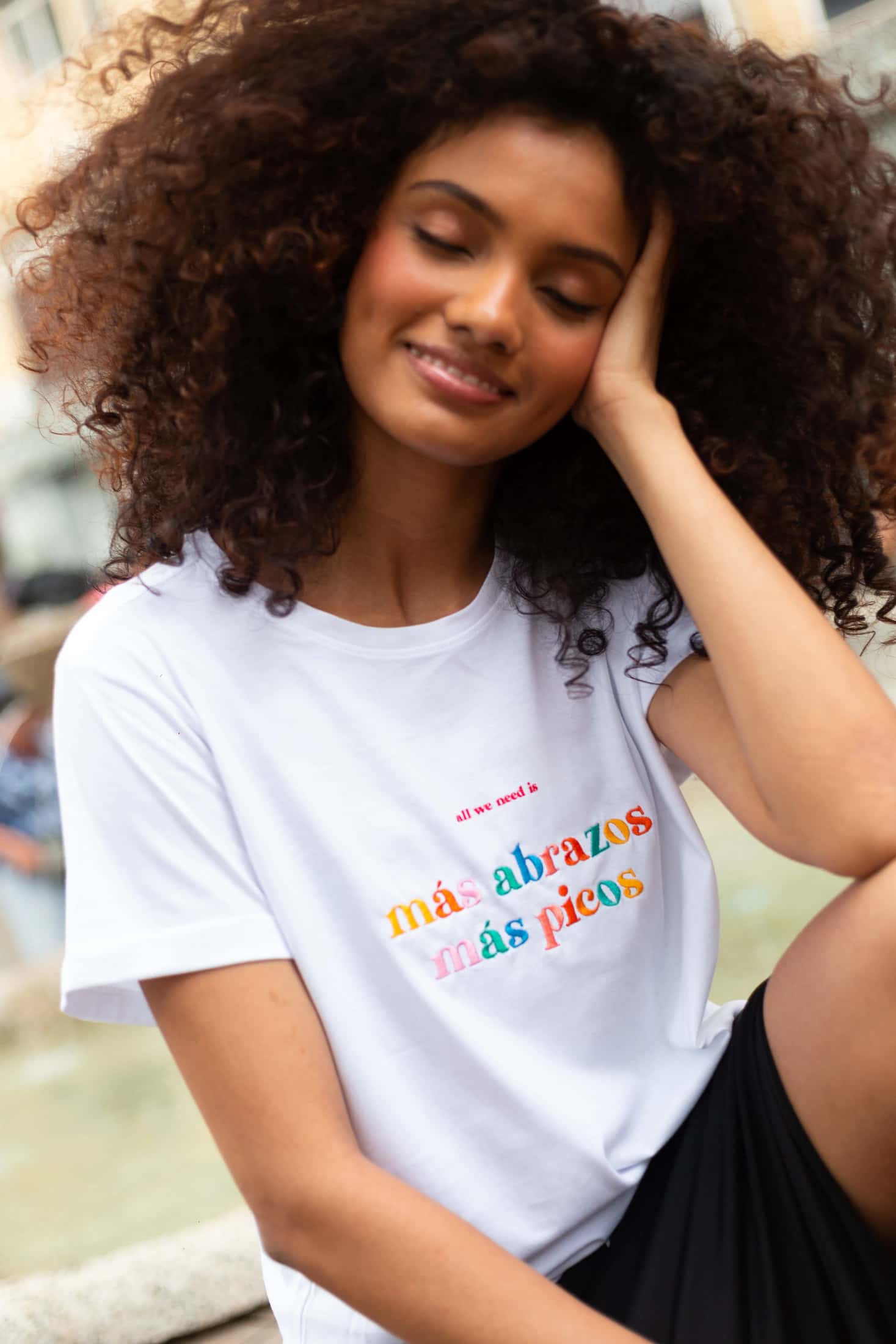 All We Need is Más Abrazos, Más Picos Oversized Tee