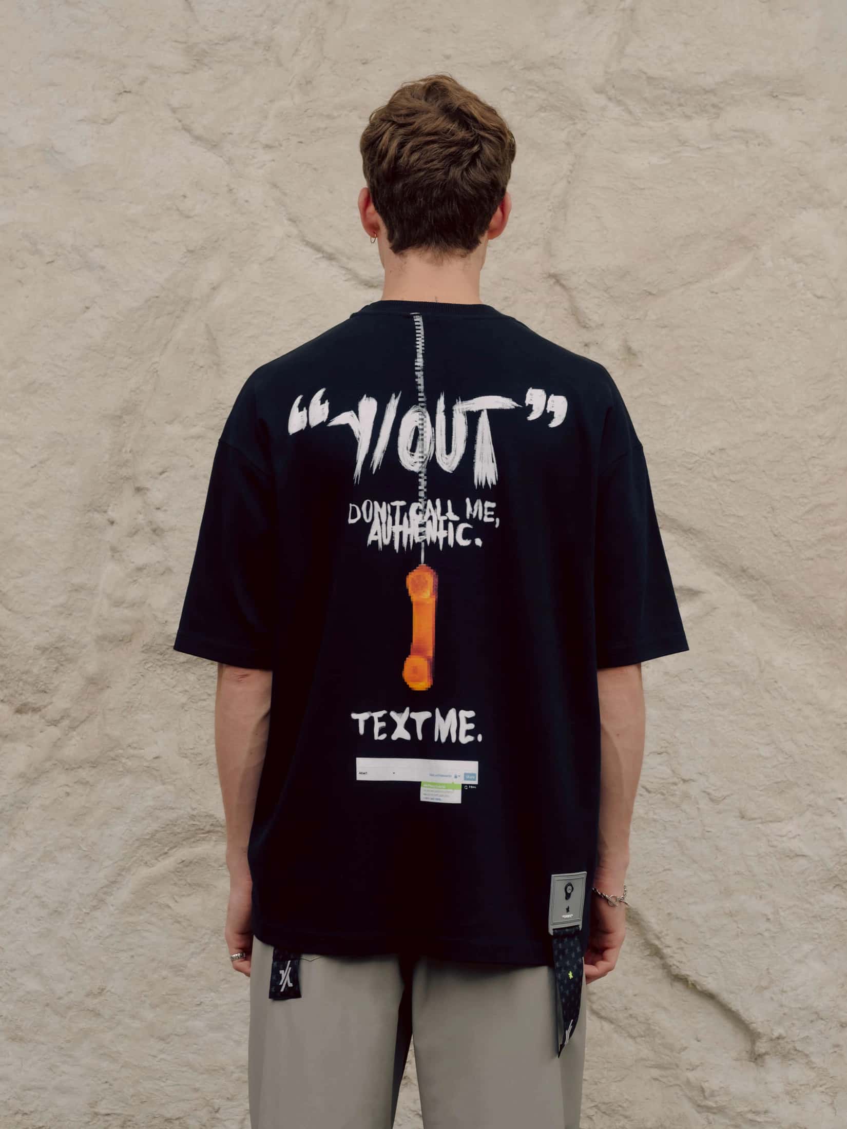 TEXT ME T-SHIRT - miniatura 3