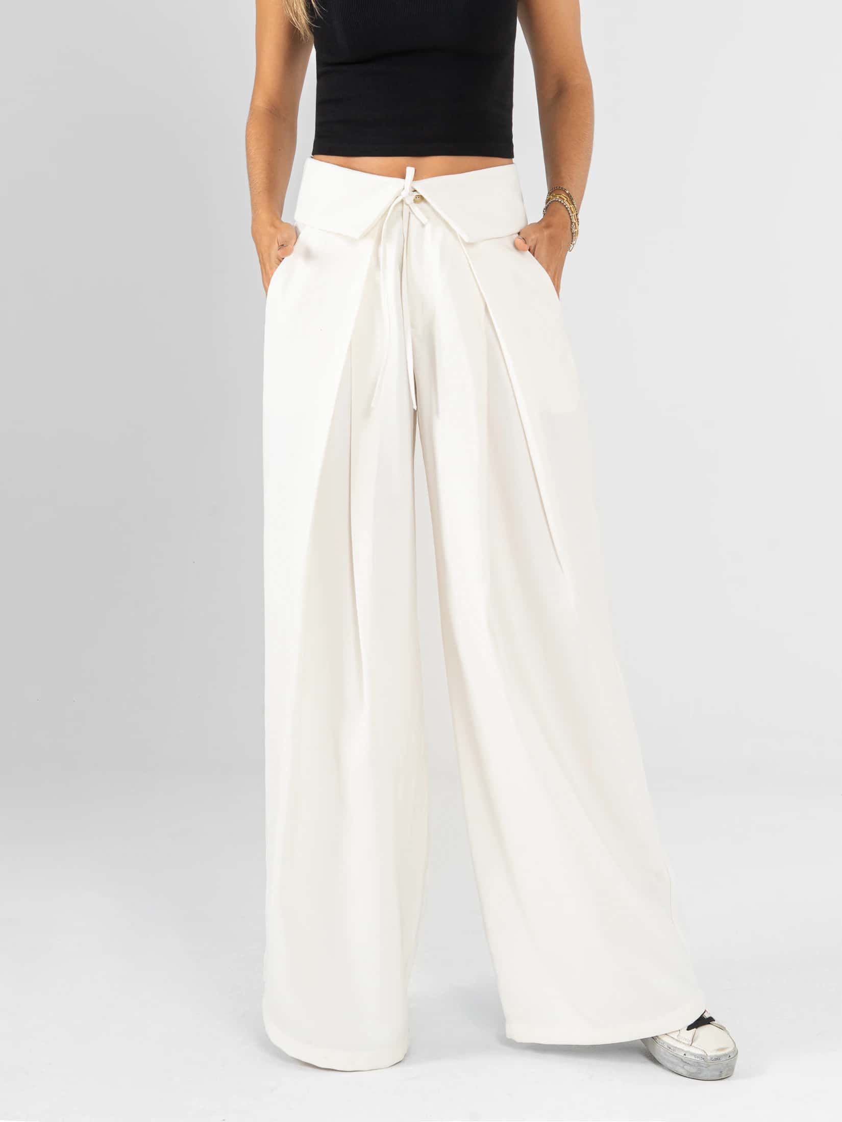 Ref: 0620436 Pantalón palazzo, prenses, tejido plano liviano, detalle en pretina, tono ivory