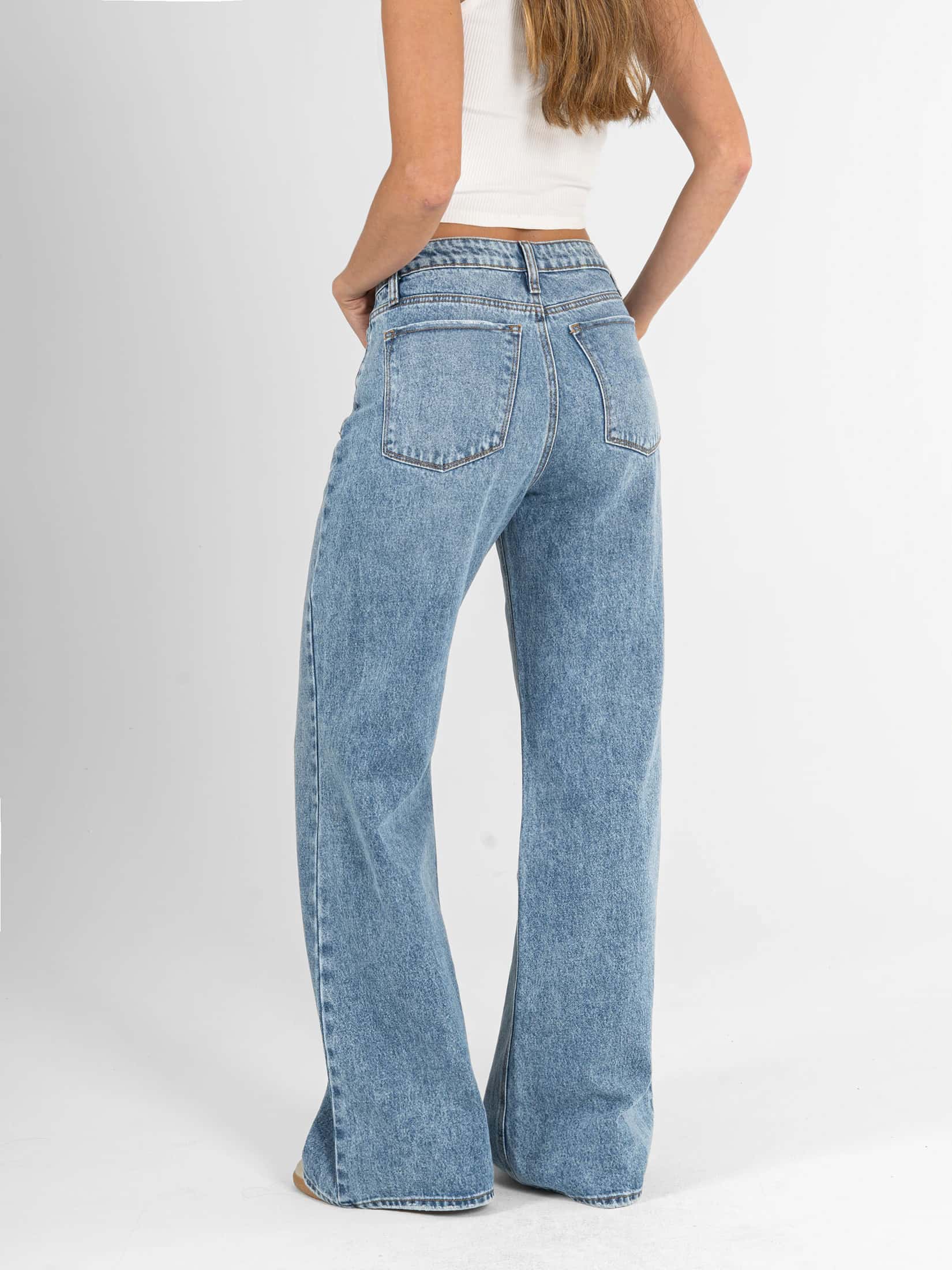 Ref: 066612 Jean mom flare, rígido, tiro alto, diseño cinco bolsillo, tono azul medio - miniatura 2